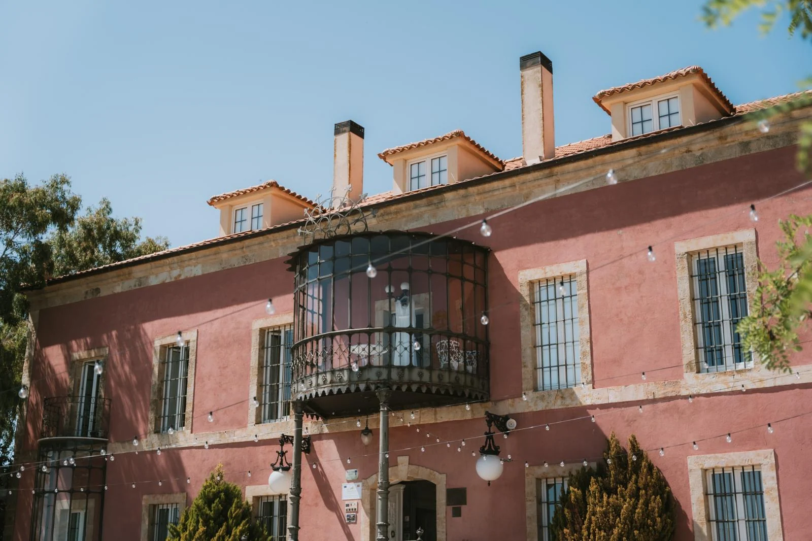 Fachada y galerías del edificio como transición entre interior y exterior